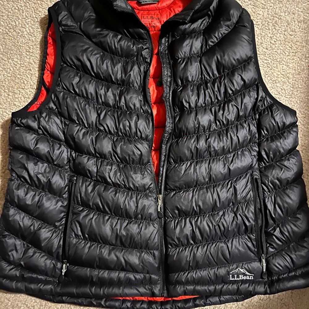 Womans xl petite LL Bean packable downtek vest